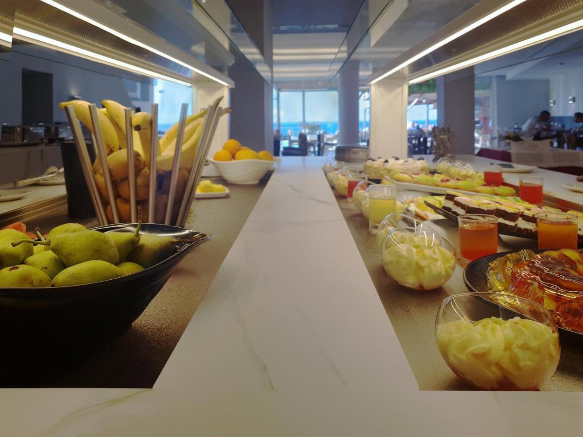Tsamis Zante Suites (Adults Only) Psarou (Zakynthos) Exterior foto A buffet at a hotel