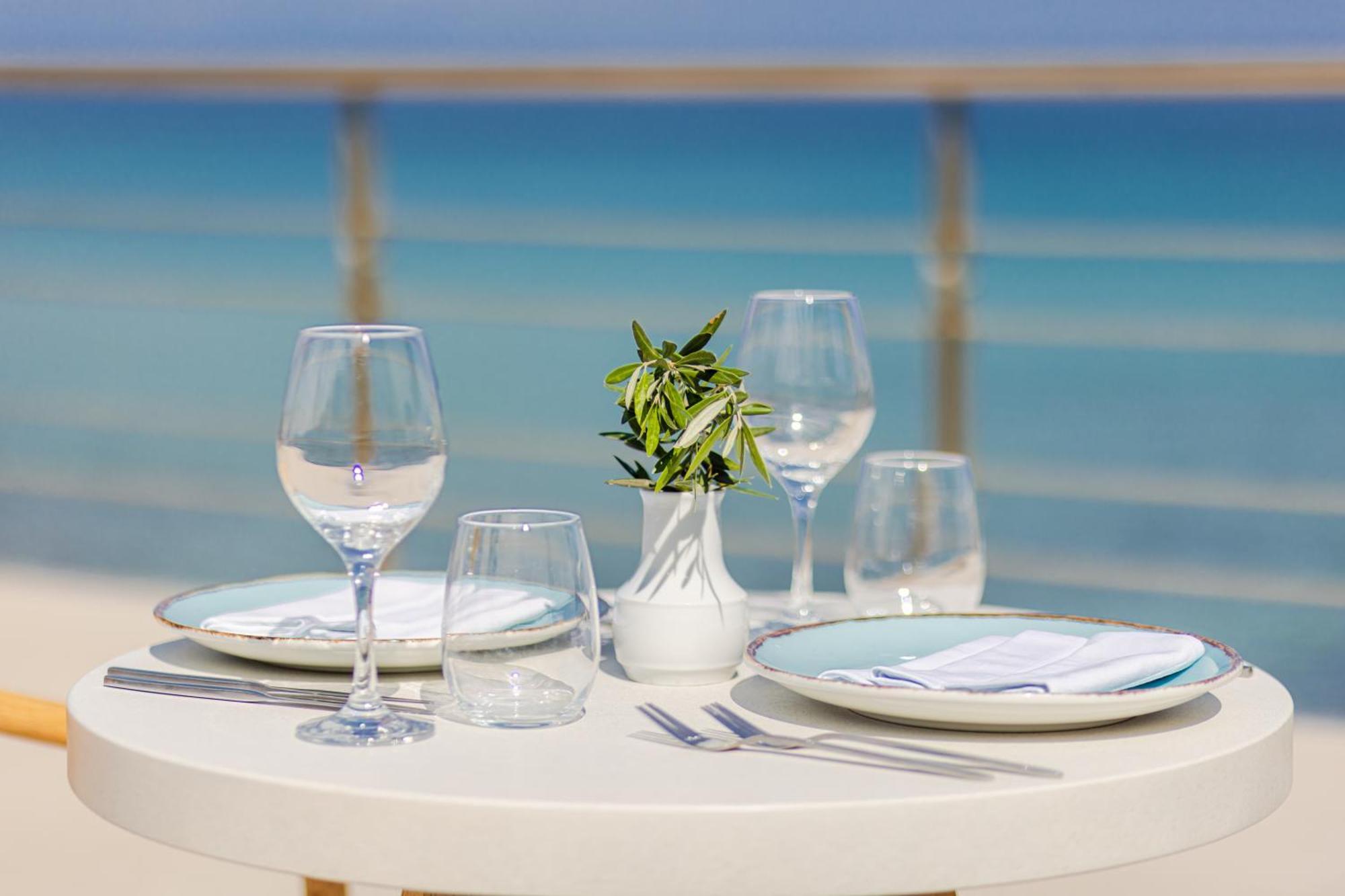 Tsamis Zante Suites (Adults Only) Psarou (Zakynthos) Exterior foto A table set for fine dining