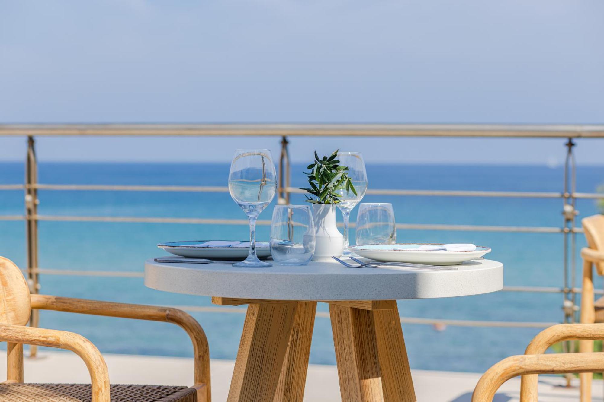Tsamis Zante Suites (Adults Only) Psarou (Zakynthos) Exterior foto A table set for fine dining