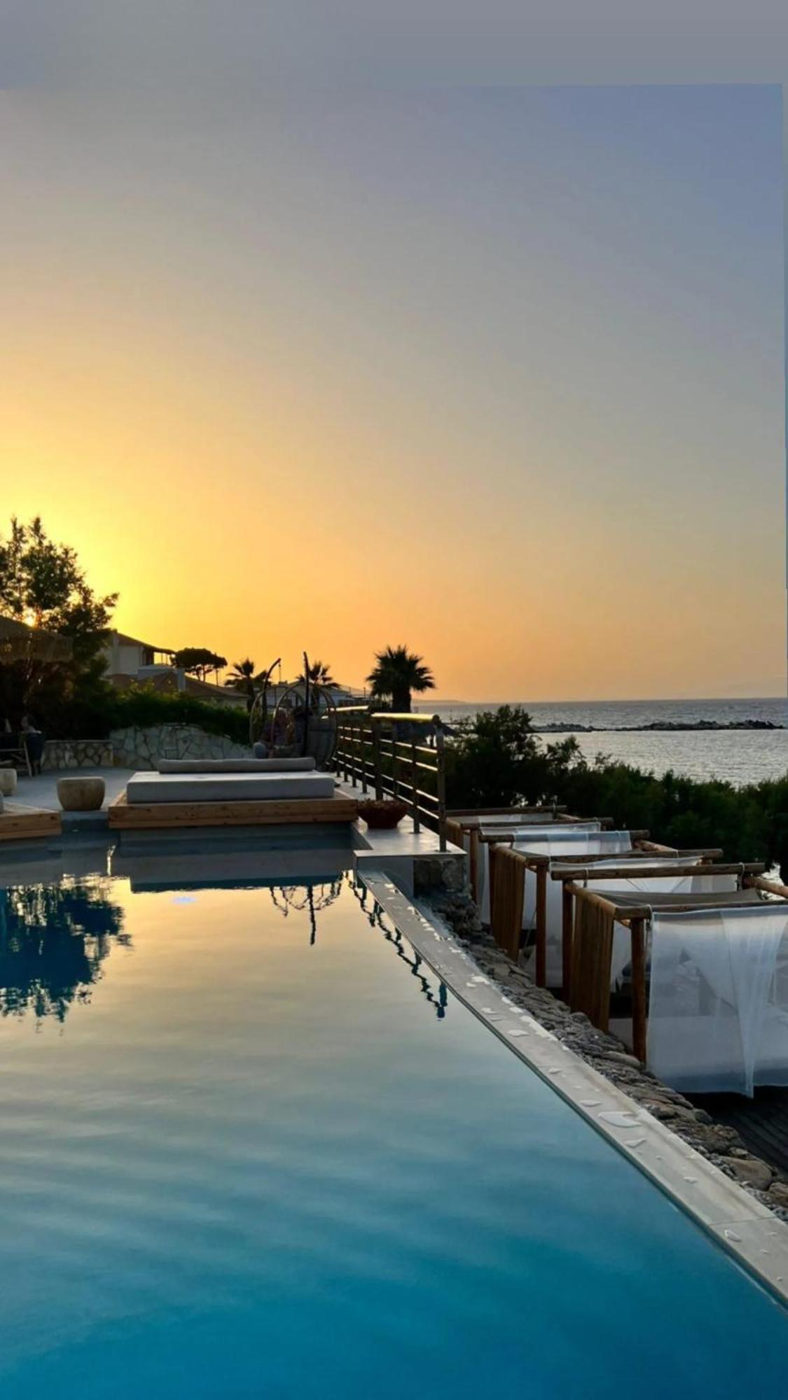 Tsamis Zante Suites (Adults Only) Psarou (Zakynthos) Exterior foto Sunset at the Mykonos Villa